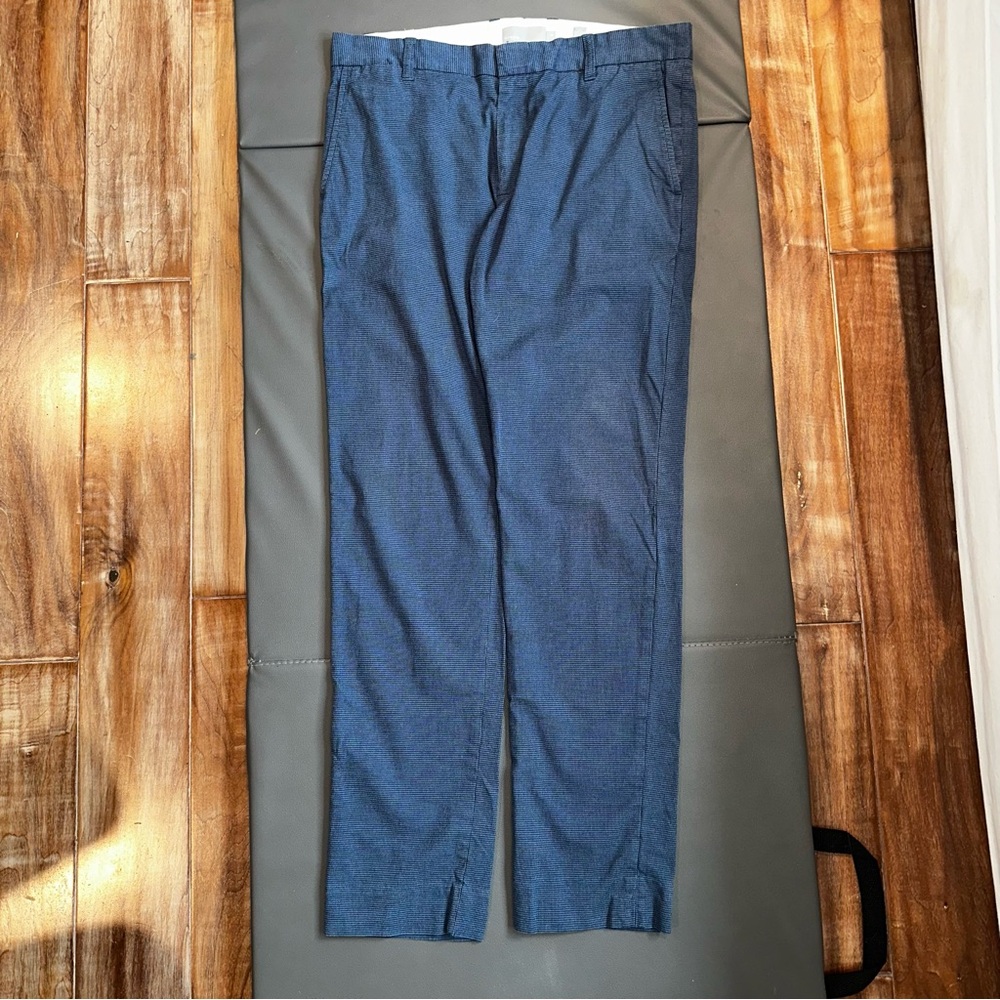 Vince “Griffith” navy flat front pants 33x31